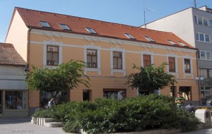 Historická budova, Trnava